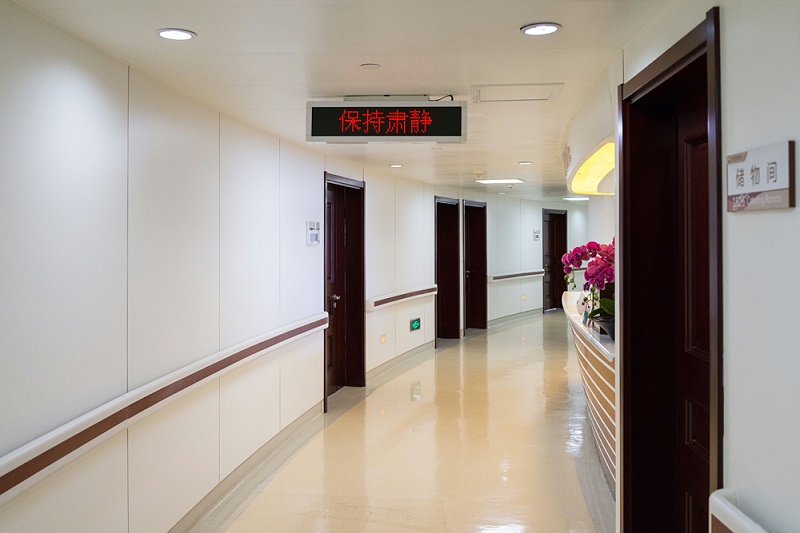醫(yī)院走廊